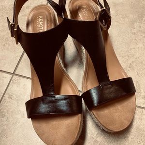 Kenneth Cole REACTION Women's Card T-Strap Wedge Sandal